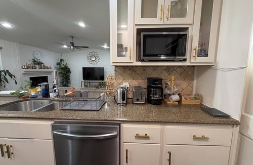 Farmers Branch House | Centric 3-bedroom house in charming Farmers Branch 10 min drive to Dallas