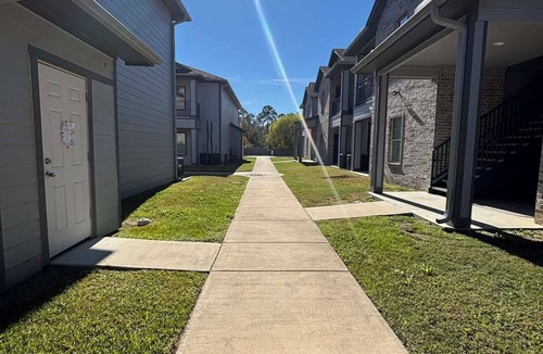 Voth Apartment | Charming 1-bedroom apartment with WiFi, AC in gorgeous Sour Lake #211