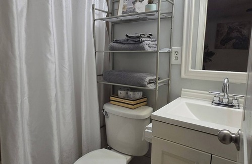 Denton Cottage | Charming 1-bedroom Studio Apartment Few Blocks from TWU