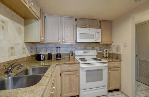 Shibui Sands Condo | Charming 1BR condo in Port Aransas with pool view, sleeps 4 comfortably.