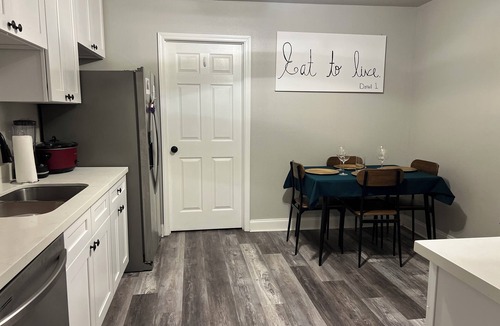 Chalmette House | Charming 2-bedroom house with WiFi, AC, Home Office,backyard in lovely Chalmette