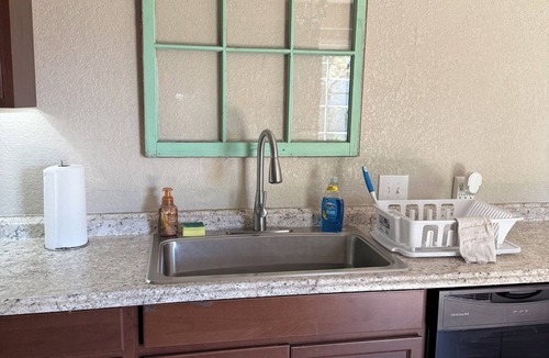 Hitchcock House | Charming 2-bedroom pet-friendly house with fenced yard minutes from Galveston!