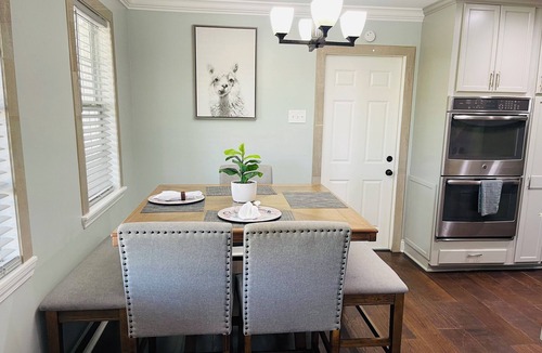 Old Jefferson House | Charming 2-bedroom house with Laundry in lovely Baton Rouge