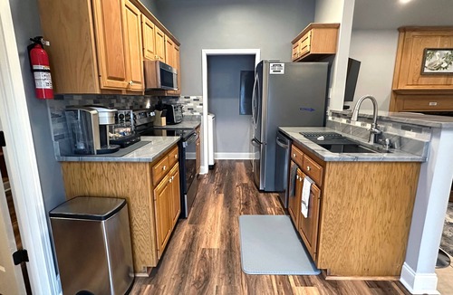 South Baton Rouge Condo | Charming 2-bedroom condo with WiFi, AC in welcoming Baton Rouge