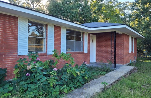 Centreville House | Charming 2-bedroom townhome in wonderful Centreville with WIFI