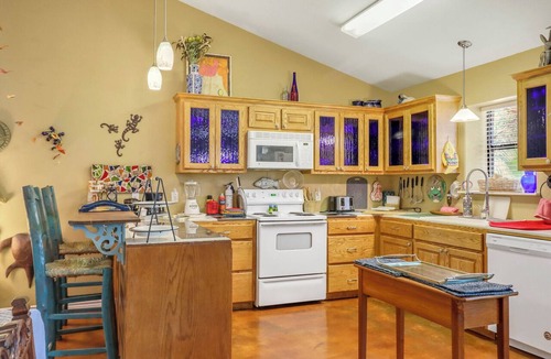 Johnson City House | Charming 2 bedroom cottage with private pool in the heart of the Texas Hill Coun
