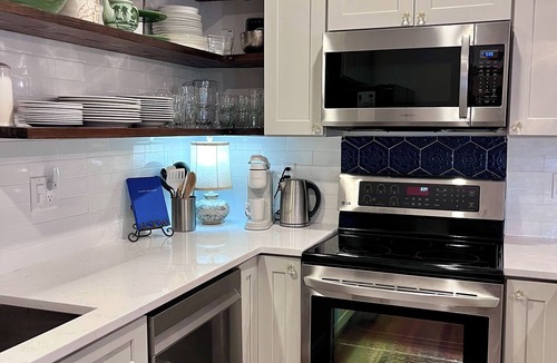 Tobin Hill Cottage | Charming 2-bedroom cottage downtown & walk to Trinity