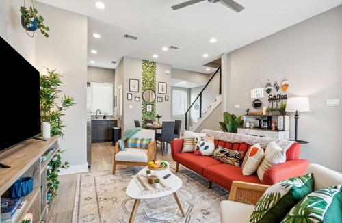 Fort Worth House | Charming 2BDTownhouse: JOYfull &Magnolia walkable!