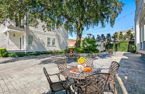 Faubourg Lafayette Apartment | Charming 2BR on Carondelet by Hosteeva