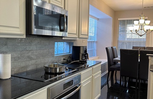 West Arlington House | Charming 3-bedroom estate with game room, remote work spaces near Lake Arlington