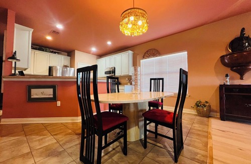 Whitesboro House | Charming 3 bedroom Farmhouse with amazing views in Whitesboro, Texas.