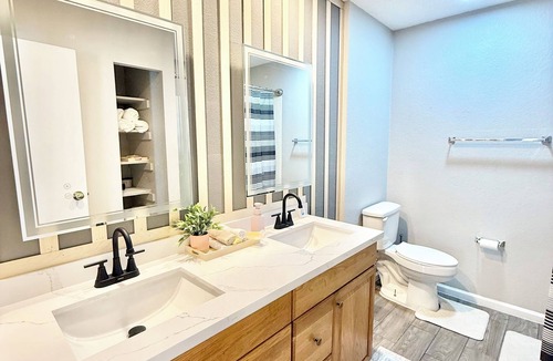 Lewisville House | Charming 3-bedroom house in delightful Lewisville with AC, WiFi