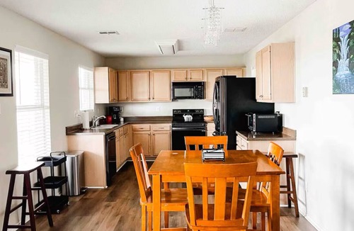 Mesquite House | Charming 3-bedroom house with fitness room, WiFi in peaceful Mesquite