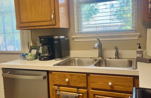 Abilene House | Charming 3-bedroom house with WiFi and AC in lovely Abilene