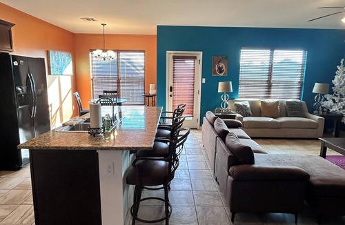 Crown Point House | Charming 3-bedroom house with AC 15 minutes outside the city.