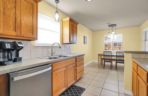 Altus House | Charming 3-bedroom house in tranquil Altus with AC by Altus TDY House