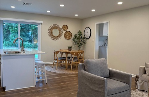 Fisher House | Charming 3-bedroom house with AC, WiFi in wonderful Many