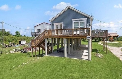 Delacroix House | Charming 3 Bedroom Shell Beach Fishing Camp Home