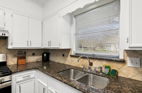 Port Neches House | Charming 3-Bedroom Short-Term Rental in Port Neches