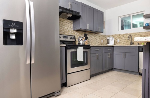 Jefferson House | Charming 3-bedroom house near downtown SA on quiet street with WiFi, AC, parking
