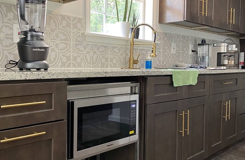 Shearer Hills - Ridgeview House | Charming 3 bedroom house with WiFi and AC in San Antonio
