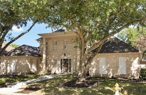 Sugar Land House | Charming 4-bedroom 3.5 bath house with pool, fitness room in Sugar Land,