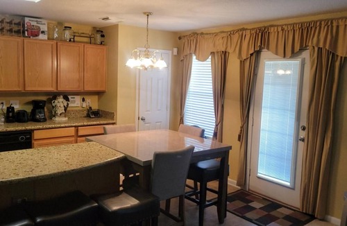Baytown House | Charming 4-bedroom house with AC, WiFi in awesome Baytown.