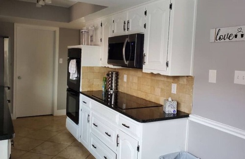 Northeast Carrollton House | Charming 4-Bedroom Retreat - Minutes from West Plano & Grandscape Attractions