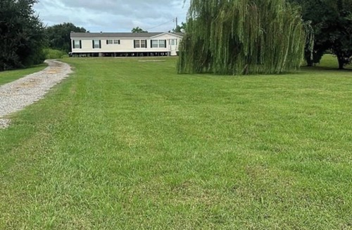 Buras-Triumph House | Charming 5-bedroom mobile home with AC in Buras