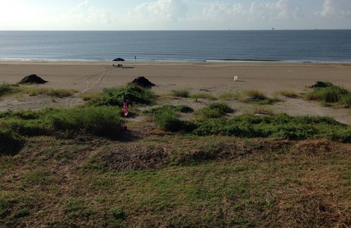 Grand Isle Cabin | Charming Camp On the Beach! Make Memories! 3bd/2ba + Extra Beds