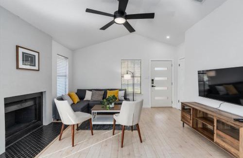Greenslopes At Lake Creek House | Charming casa near historic Downtown, Kalahari etc