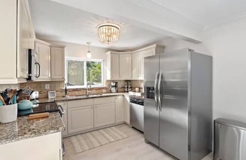 Clear Lake Shores Cottage | Charming Cottage Close to Kemah Boardwalk