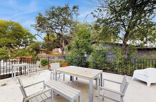 Tarrytown House | Charming, dog-friendly townhouse w/private gas grill, patio, & near downtown