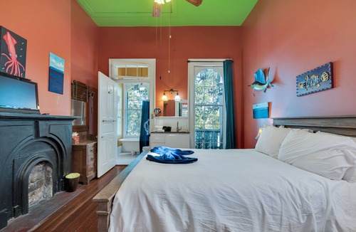 Esplanade Ridge Bed & Breakfast | Charming Esplanade suite with private balcony. 20-min walk to French Quarter.