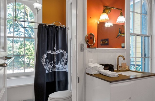 Esplanade Ridge Bed & Breakfast | Charming Esplanade suite with private balcony. 20-min walk to French Quarter.