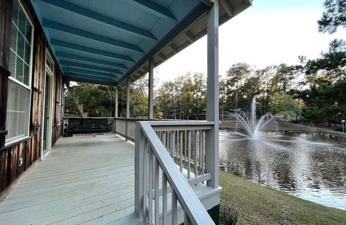 Zwolle Cabin | Charming Family Cabin with Private Pond and Fire Pit near Zwolle, Louisiana