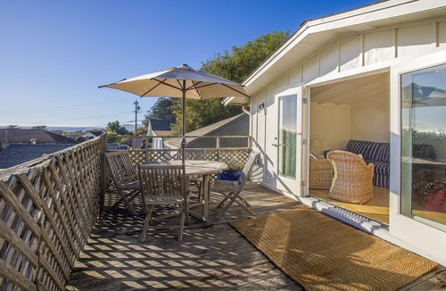 Stinson Beach Cottage | Charming Hillside Cottage with Expansive Ocean Views