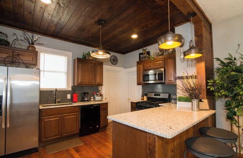Eastside Promise Neighborhood House | Charming Historic home in Downtown San Antonio, close to all major attractions.