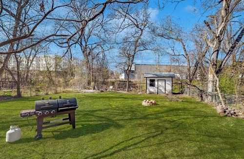 Cherrywood House | Charming home near downtown Austin with grill, streaming, washer/dryer, & AC