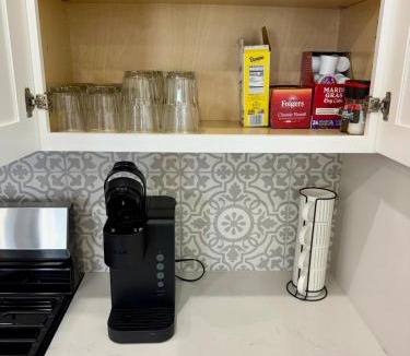 Faubourg Lafayette House | Charming Home near Superdome and French Qtr - less than 10 min