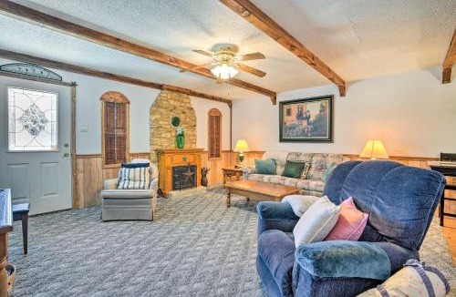 Ingram House | Charming Ingram Home w/Yard & Furnished Patio!