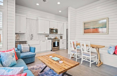 Port Aransas Cottage | Charming Lakefront Cottage with Breathtaking Views in Cinnamon Shore South