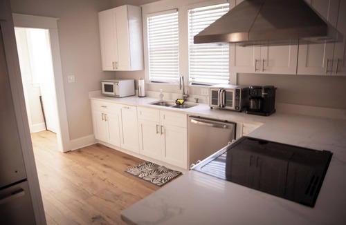 Morgan City Cottage | Charming Meets Modern 2-bedroom Cottage