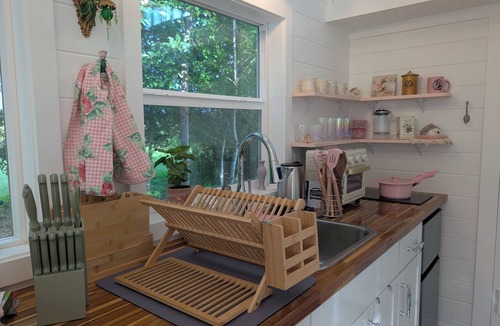 Alachua Cottage | Charming, Peaceful Tiny Home in Alachua, Florida