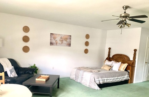 Howick Apartment | Charming Studio Downtown Kitchener