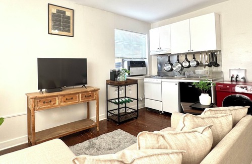 Baton Rouge Apartment | Charming Studio In Historic Spanish Town District Downtown Near State Capitol