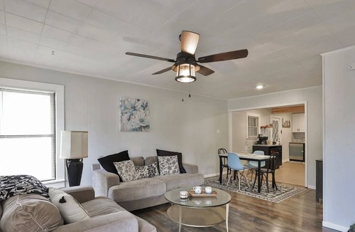 Elmwood Area House | Charming Texas Cottage with Modern Farmhouse Style