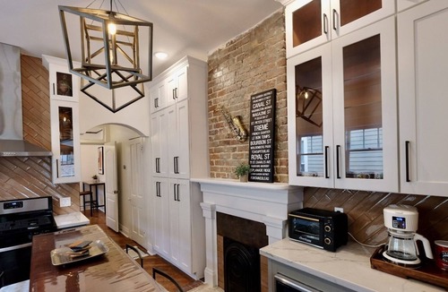 West Riverside House | Charming Uptown Bungalow just steps to Magazine St