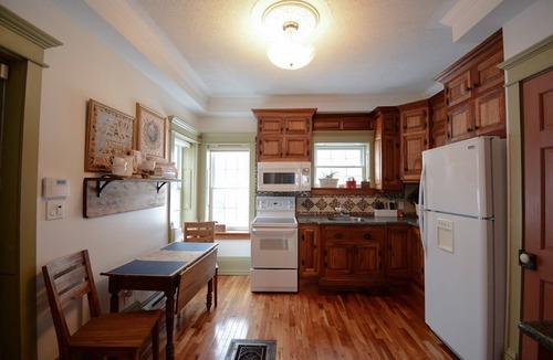 Bathurst House | Charming Victorian House