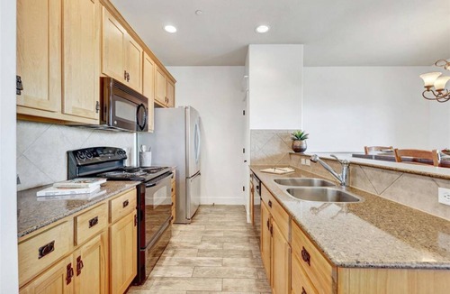 Jonestown Condo | Charming Villa on Lake Travis in Hill Country at Hollows Resort, Pools, Trails, Marina